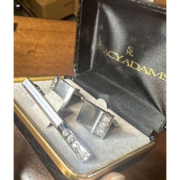 NIB Stacey Adams cufflinks Tie Clip Silver Tone Rhinestones - Picture 1 of 16